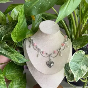 Pink Pearl Heart Locket Necklace, Stainless Steel, Coquette Beaded Necklace, Silver Heart Pendant, Romantic Charm Necklace, Adjustable, Dainty, chain necklace