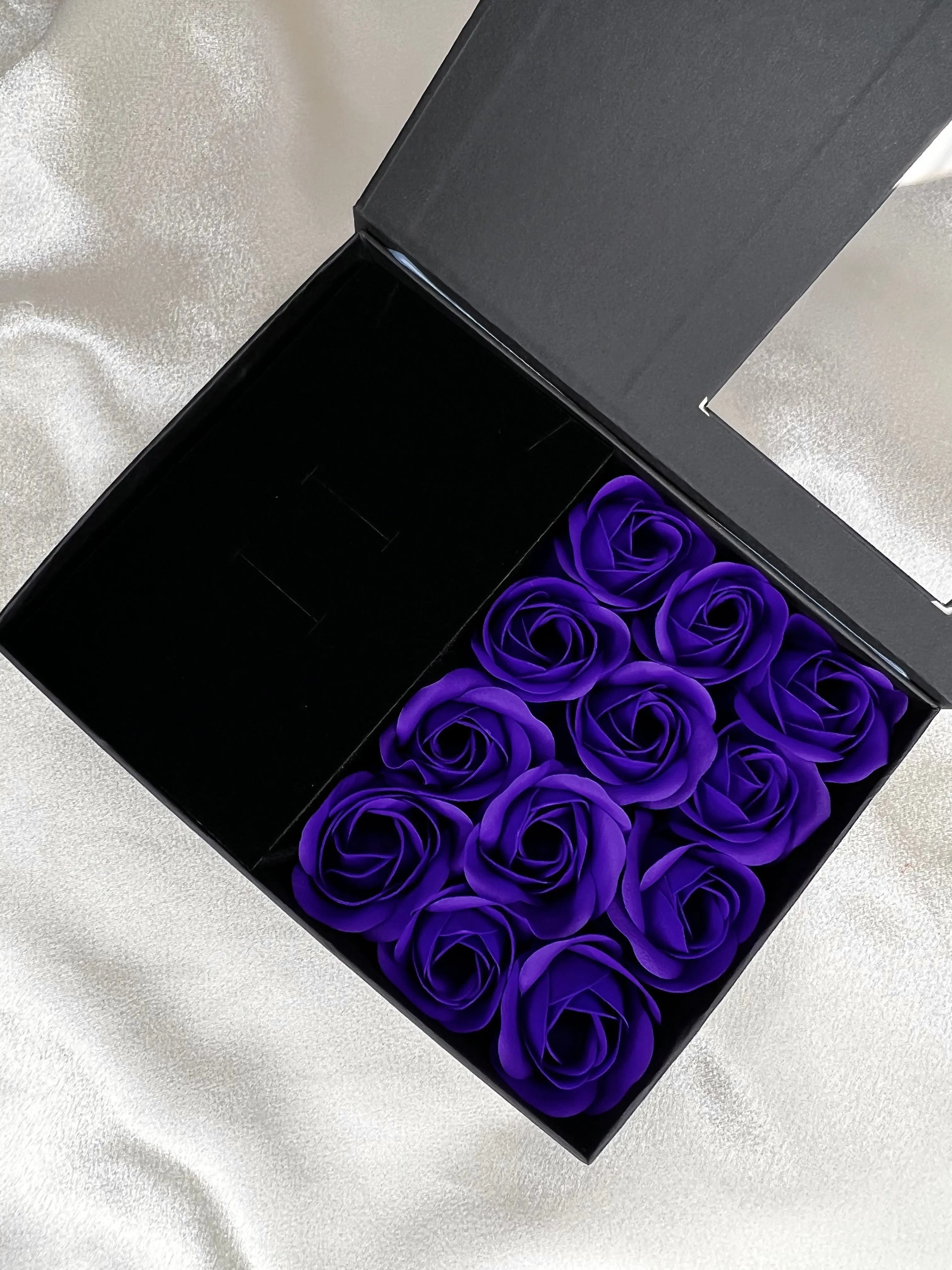 Purple Rose Jewelry Gift Box - Perfect Valentine's Day Present with Good-Smelling Roses for Any Special Occasion