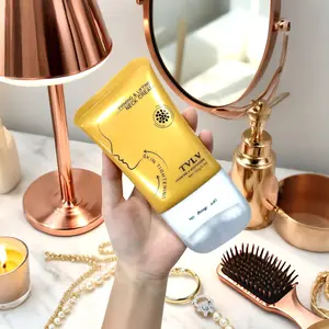 Anti-Wrinkle Neck Cream with Roller, Hydrating Moisturizing & Firming, Lightweight Non-Greasy Formula, Smooths Fine Lines, Suitable for Women