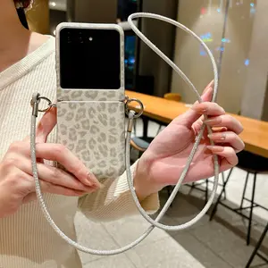 Side-clasp & Silver Mist Leopard Print Phone Case, optional short/long strap, luxury leopard print design, for Motorola Moto Razr 50/60/70/50U/60U/70Ultra/60Pro. Fashionable protective cover with unique design for daily use, durable outer shell.