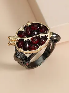Pomegranate-Inspired Ring – Unique and Elegant Design, Perfect for Fashion Lovers, Ideal for Special Occasions and Everyday Wear