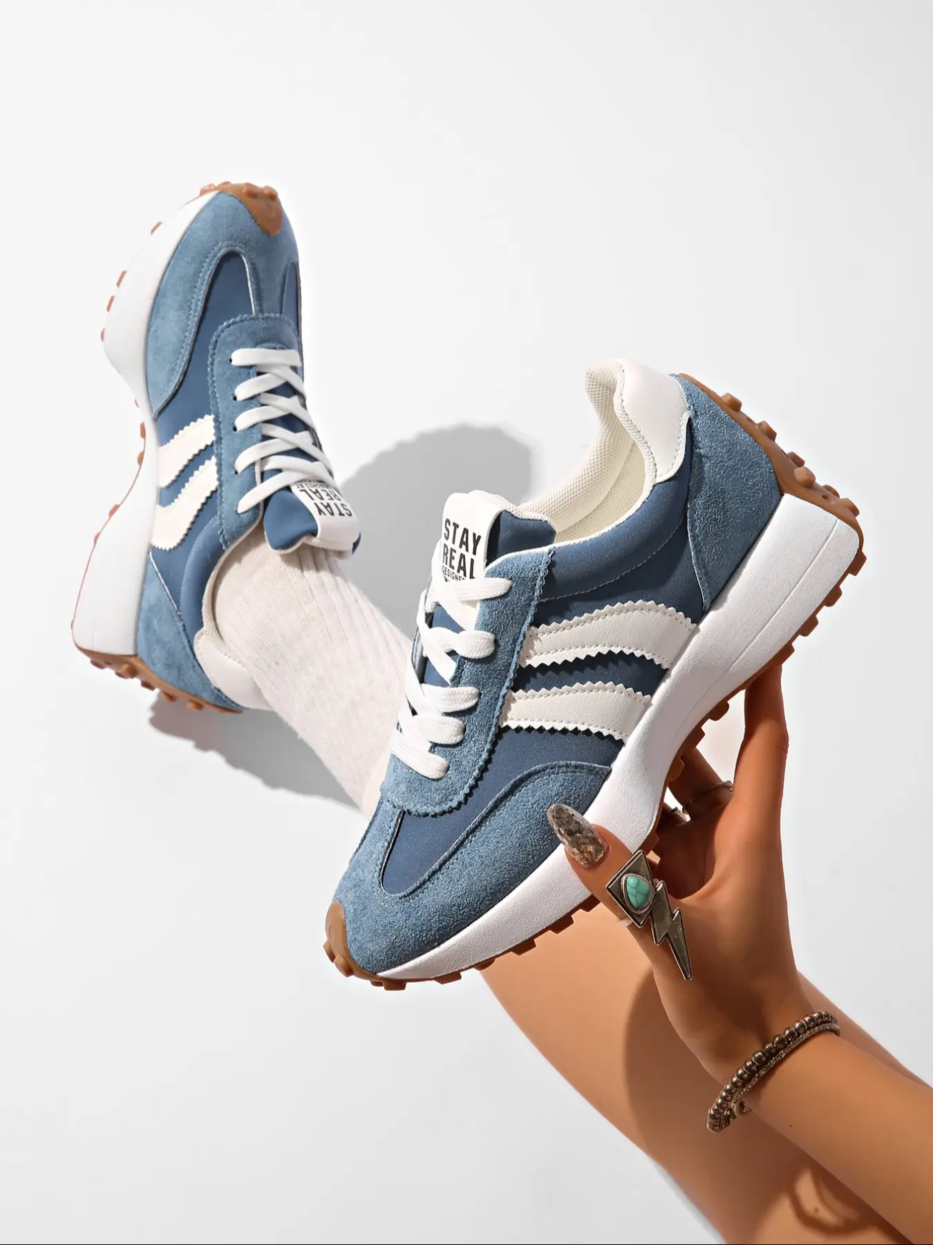 Women's new casual lace-up sneakers, Trendy All Day Sneakers, autumn and winter outdoor walking shoes, simple versatile thick-soled comfortable shoes, suitable for daily, commuting, gifts and back-to-school outfits