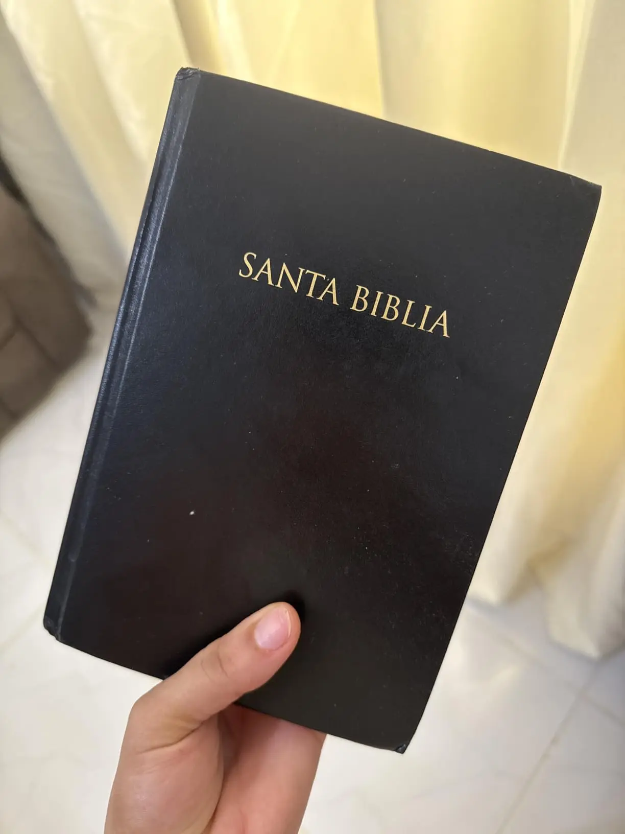 1960 Reina Valera Spanish Edition Hardcover Holy Bible - Black, Durable Build, Stylish Design, Authentic Religious Text, for Gifting and Awards, Style, Durability