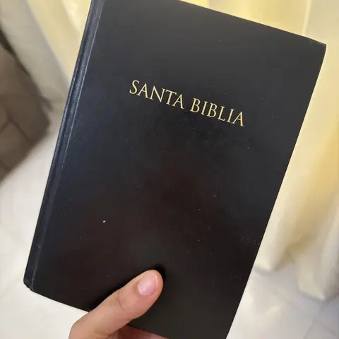 1960 Reina Valera Spanish Edition Hardcover Holy Bible - Black, Durable Build, Stylish Design, Authentic Religious Text, for Gifting and Awards, Style, Durability
