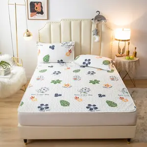 Classic Style Printed Cotton Waterproof Bed Protector Pad, Leak-Proof Mattress Cover, Suitable for All Ages, Durable & Comfortable Design