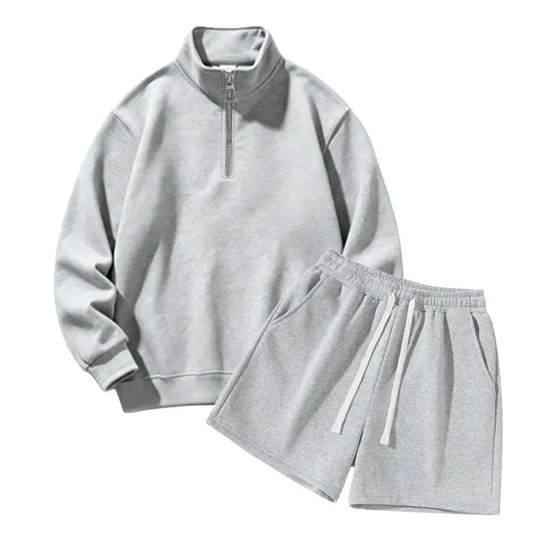 Men’s loose half-zip fleece sweatshirt and drawstring shorts set, breathable and durable two-piece casual sportswear suitable for street wear, fitness training, and everyday outings.