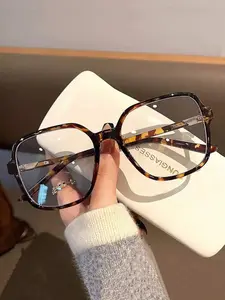 Vintage Fashion Large Frame Glasses for Women, Clear Lens Design, Ideal for Daily Commute, Home Reading, Watching TV, Phone Use, Square eyeglass frame