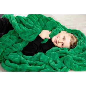Hugs Green Blanket - Soft Plush Design for Comfortable Sleep and Cuddling