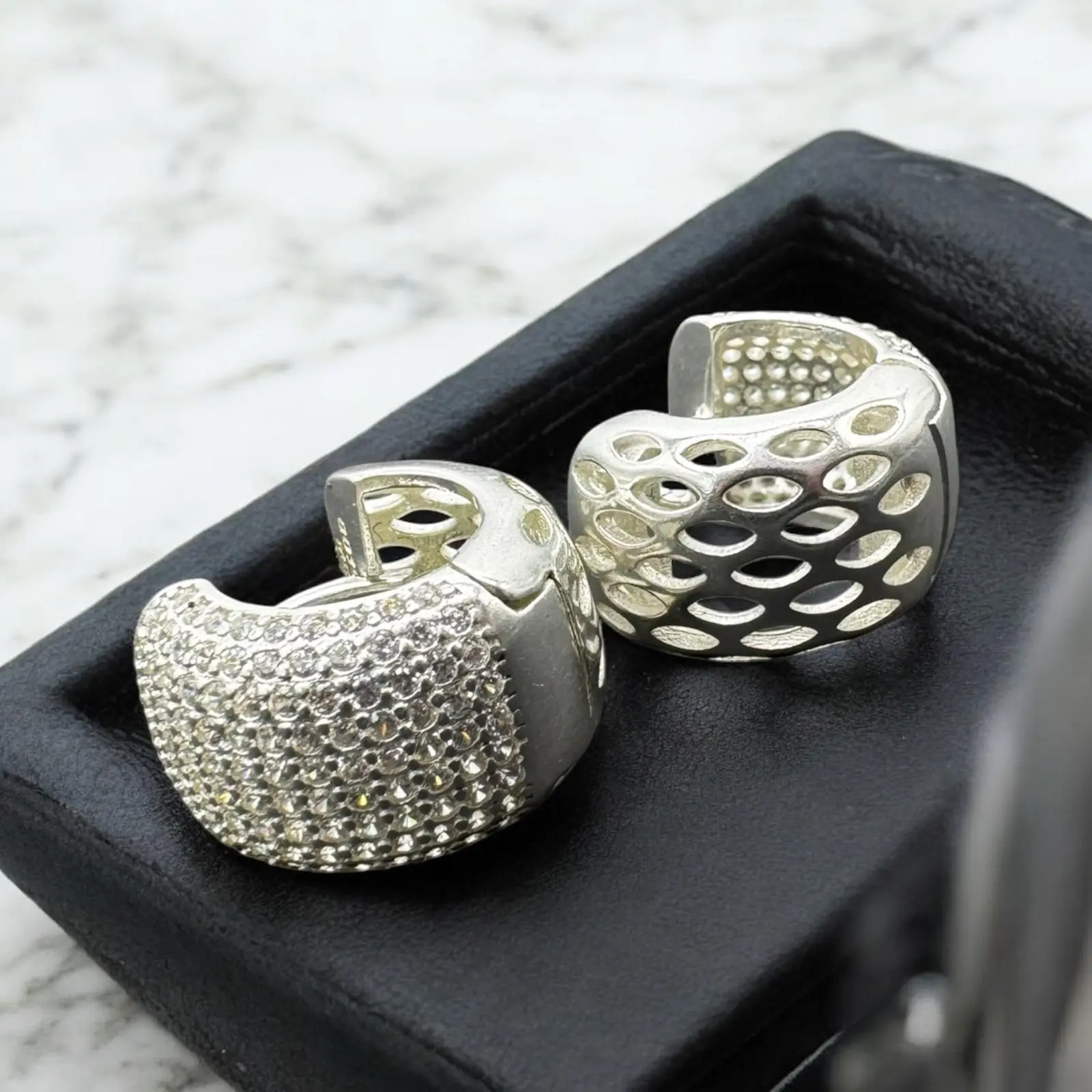 HUGGIE EARRING IN MEXICAN SILVER .925