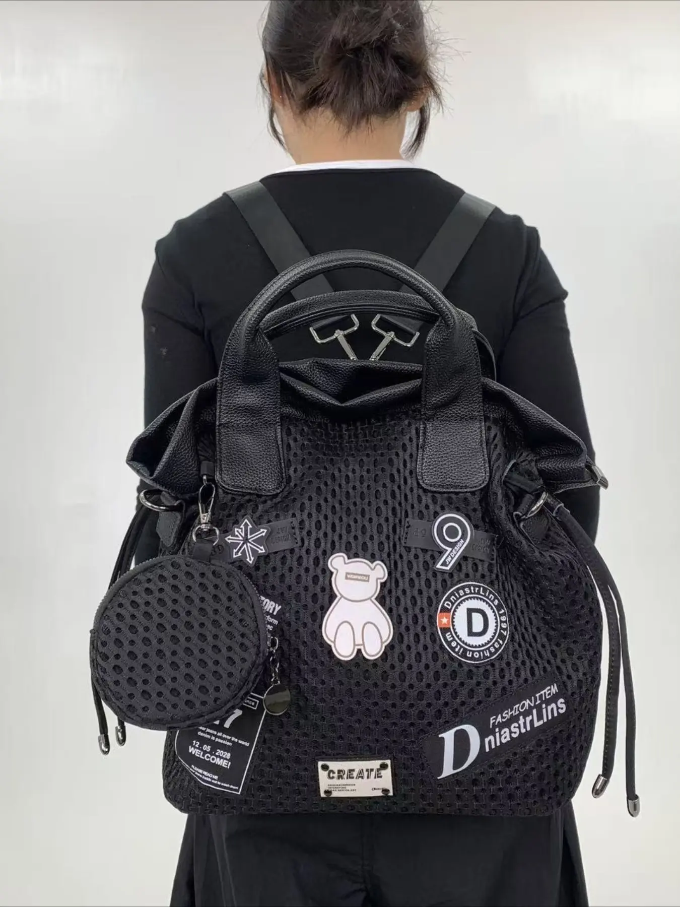 Ladies' bucket shaped casual large capacity mesh backpack, Traveler essentials Trendy Backpack, multifunctional bag, Lightweight casual daypack, drawstring design, Y2K retro street style city bag, suitable for daily use and commuting