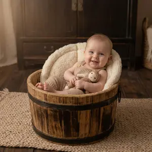 One round, off-white photography mat for newborns. An adjustable pose mat for newborn photography, Photography Props; can also be used as basket stuffing.