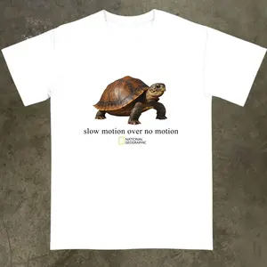 National Geographic "Slow Motion Over No Motion" Turtle T-Shirt, Funny Graphic Tee, Animal Tee, Vintage Cotton Shortsleeve Basic Top, Y2k, Gifs for Men's and Women's Graphic Tee, Gifts for Animal Lovers, Casual Streetwear Unisex Top LHD