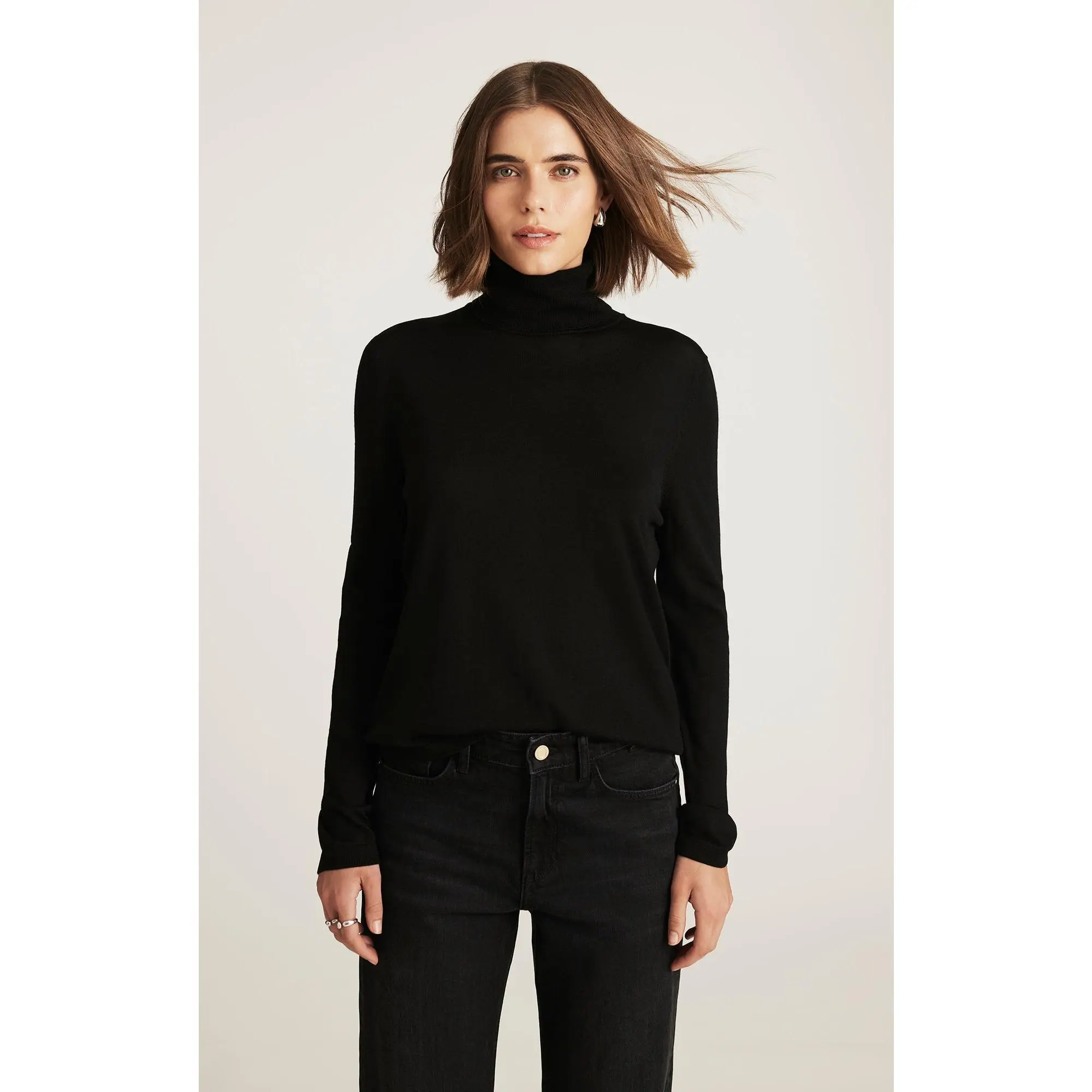 EDITION WOOL TURTLENECK SWEATER IN BLACK