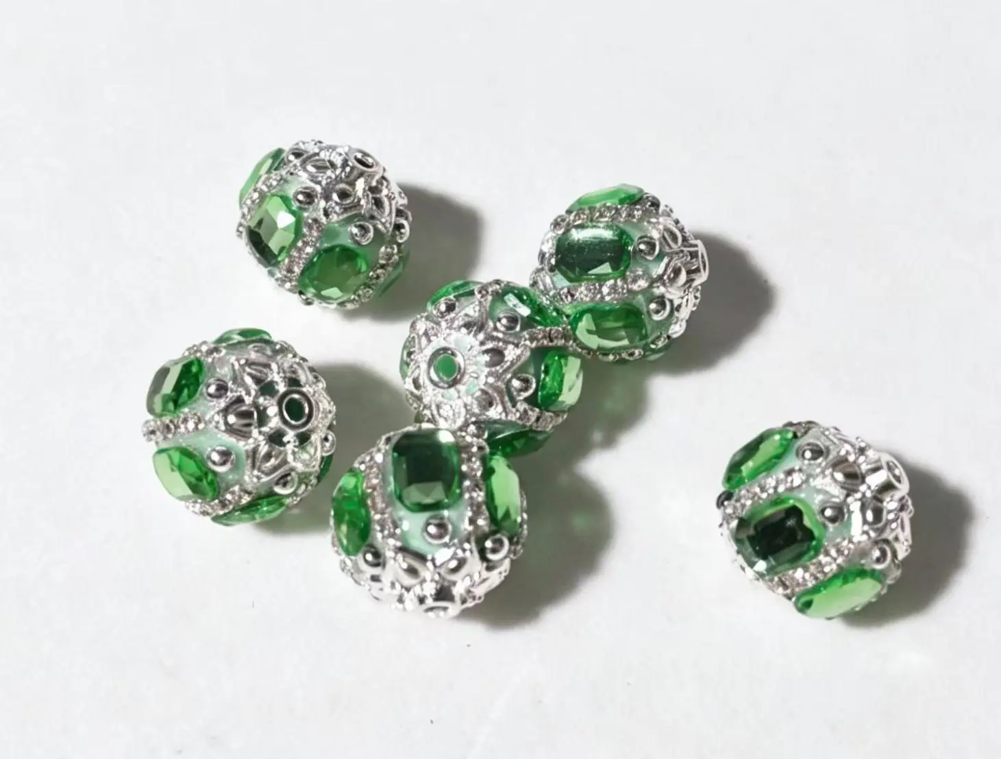 (NO.166) 6pcs 18mm Emerald Green Square Rhinestone Filigree Round Beads with Silver Frame, Costume Jewelry Accessory for Keychains