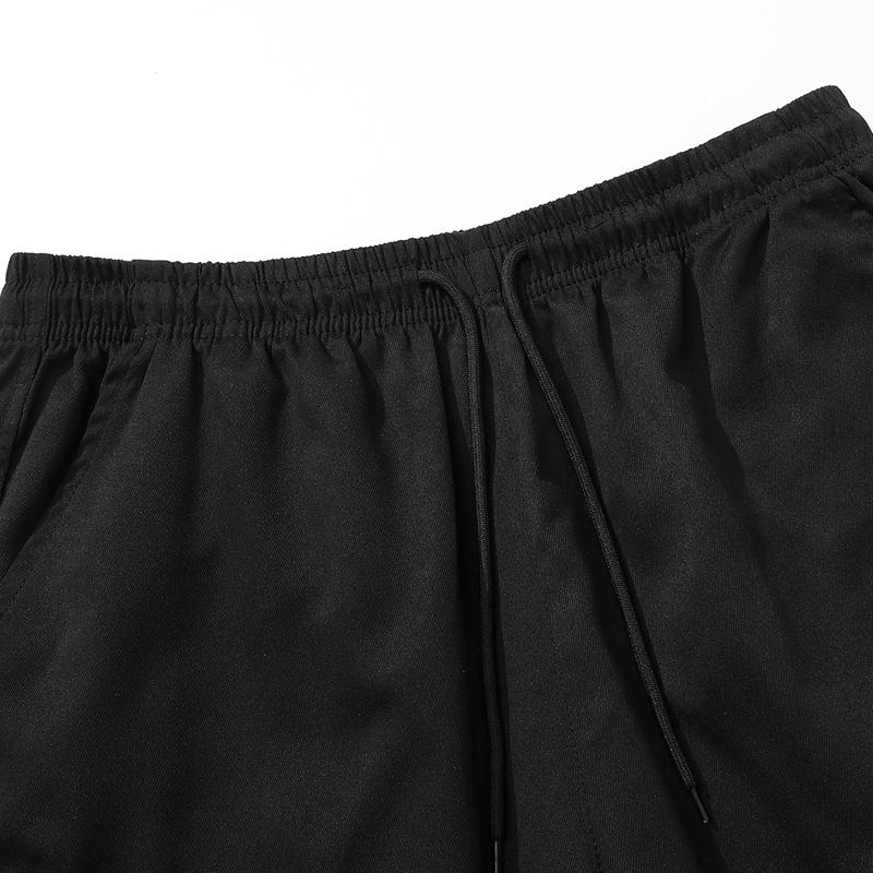 3-pack men&rsquo;s cargo shorts, mid-thigh length (doesn&rsquo;t go past the knee), non-stretch fabric, wear-resistant and tear-resistant material, multi-purpose pockets, no rear pocket, adjustable waistband &mdash; suitable for gym workouts, hiking, and jobsite tasks; gre