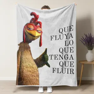 Summervibes "Que Fluya Lo Que Tenga Que Fluir" Meme Chicken Flannel Blanket, Funny Cartoon Print, Ultra Soft Throw for Relaxed Vibes