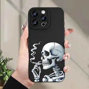 A Creative Skull Smoking Pattern Phone Case for Iphone 17 Pro Max Plus Air/ 16/15/14/13/12/11/XS/X/ Plus/Pro/Max/Mini - Creative And Fashionable Design for Men And Women, a Gift for Friends, Family, Boyfriend, Girlfriend