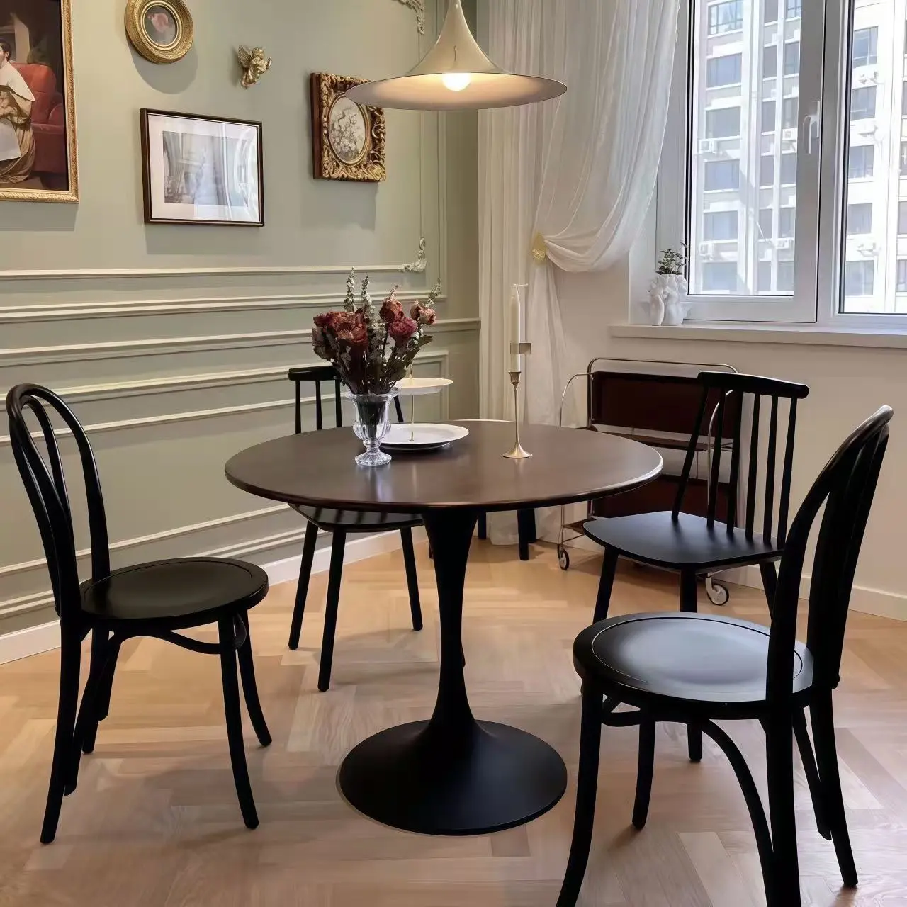 31.5-in Circle Dinner Table - Stable Tulip Steel Base, Contemporary MDF Top, Modern Kitchen Round Table, Compact Indoor Furniture for Small Spaces, Easy Cleaning, Quick Setup, Assembly Required