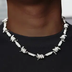 Hip Hop Thorn Pendant Necklace for Men and Women - Full Diamond Zinc Alloy Chain, Sparkling Street Style Jewelry, Holiday Concert Gift (Wear All Year Round), Hip Hop Necklace, Fashionable Design, Bold and Creative, Great Gift