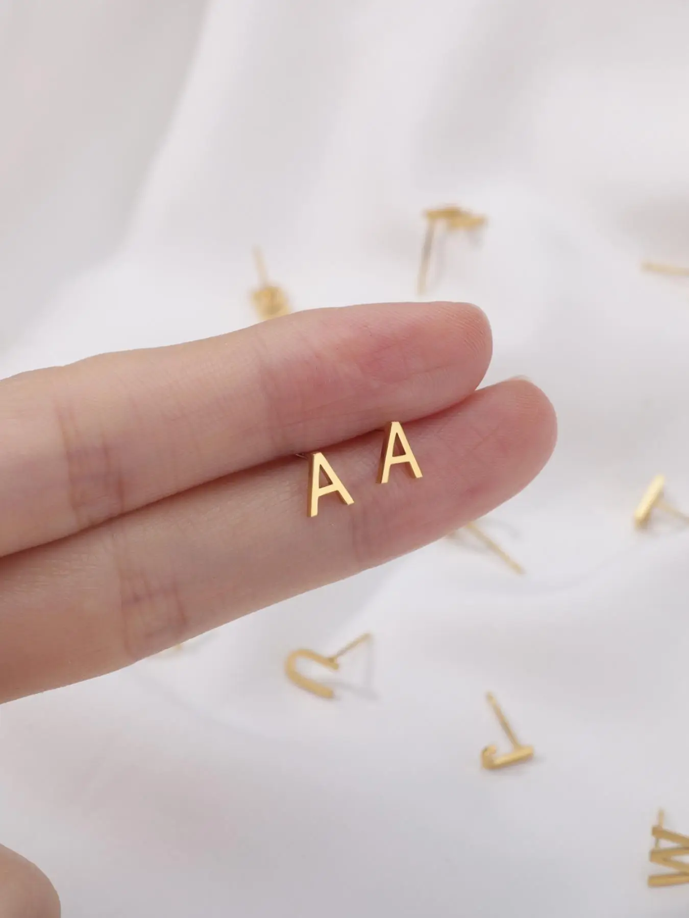 1 Pair Letter Stud Earrings, Simple Alphabet Decor Ear Jewelry For Party, Daily Clothing Decor, Casual Fashion Accessories
