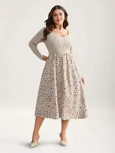 BloomChic Women's Boho Ditsy Floral Patchwork Dress, V-Neck Long Sleeve Midi with Pockets for Wedding Guests, Low Iron, Stylish Women's Wear