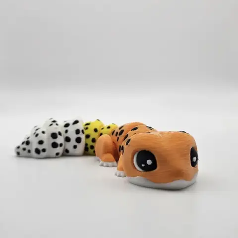 3D Printed Articulating Spotted Gecko Figurine Great Gift and Desk Figure
