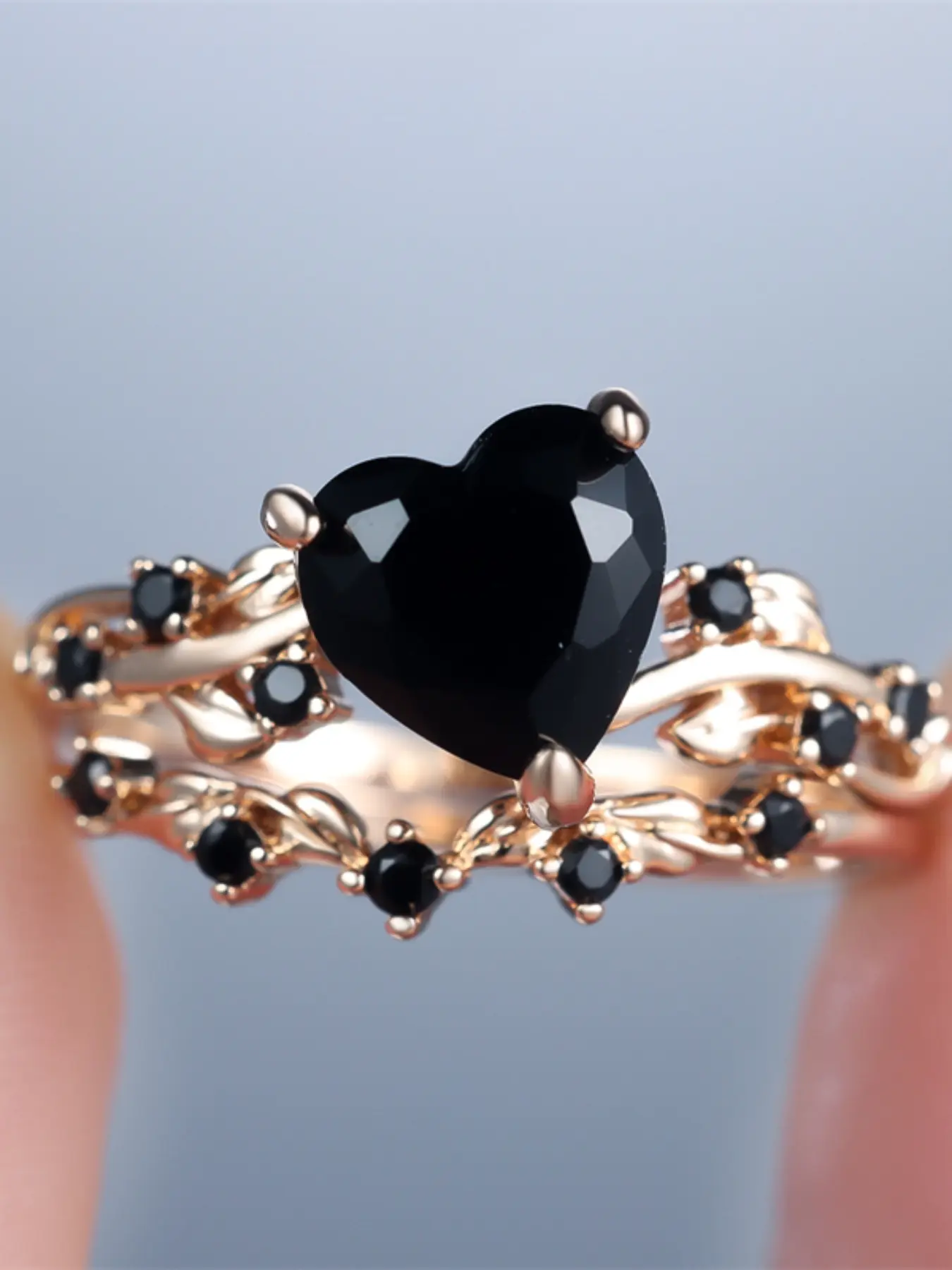 A heart-shaped ring made of synthetic black zirconia is fashionable and high-end, suitable for women to wear at travel parties, Artificial Zircon Ring, Elegant Ring
