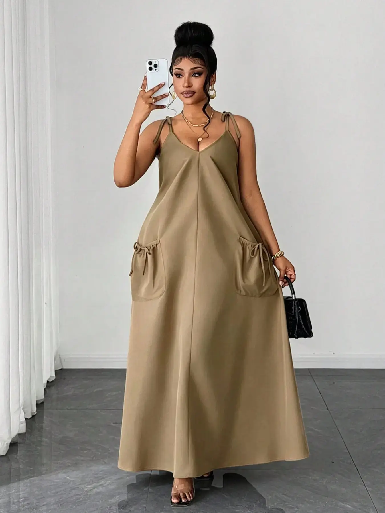 Plus Size Women's Long Casual Dress, V Neck Thin Straps Sleeveless Maxi Dress, Pocket Loose Fit for Curvy Body, Beach & Brunch, Casual Wear
