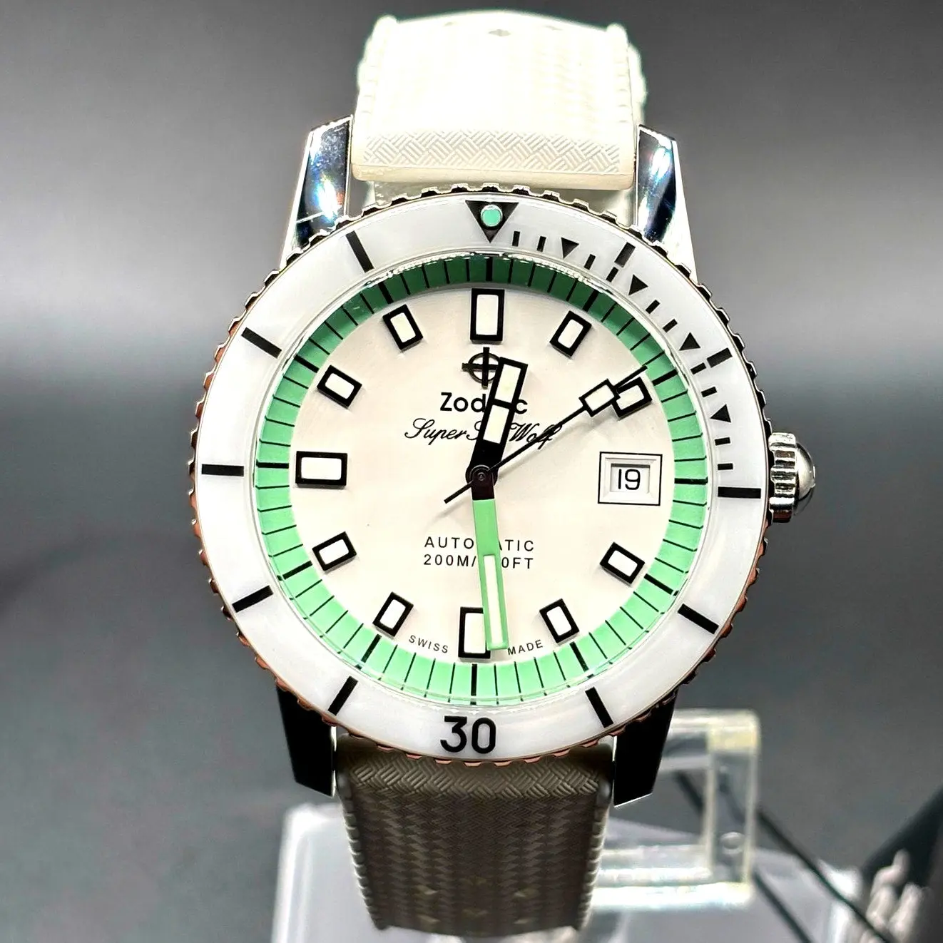 Zodiac Super Sea Wolf ZO9309 Automatic Compression Diver COSC Men”s Watch NIBWT