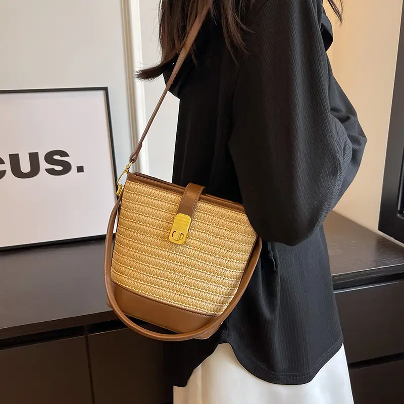 Handmade Straw Pocketbook Crossbody Bag for Women, Summer Chic Woven Handbag Shoulder Purse with Chain