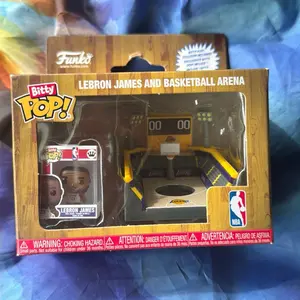 Funko Bitty Pop! LeBron James and Basketball Arena