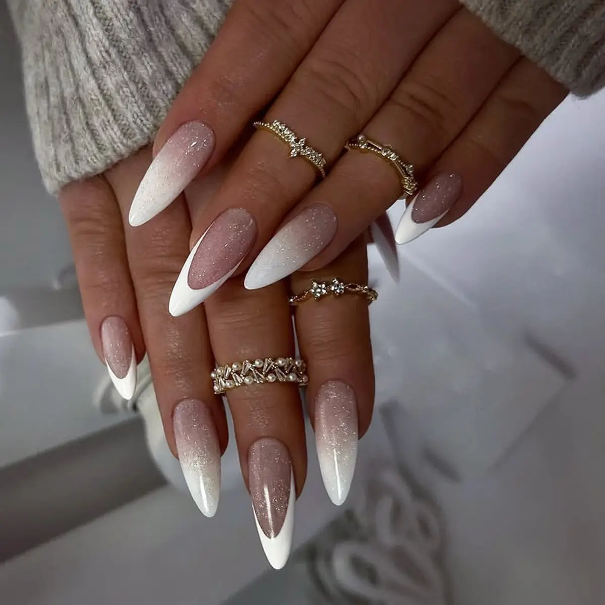 24 pieces long almond shaped wearing nail white French gradient fake nail glitter nail art