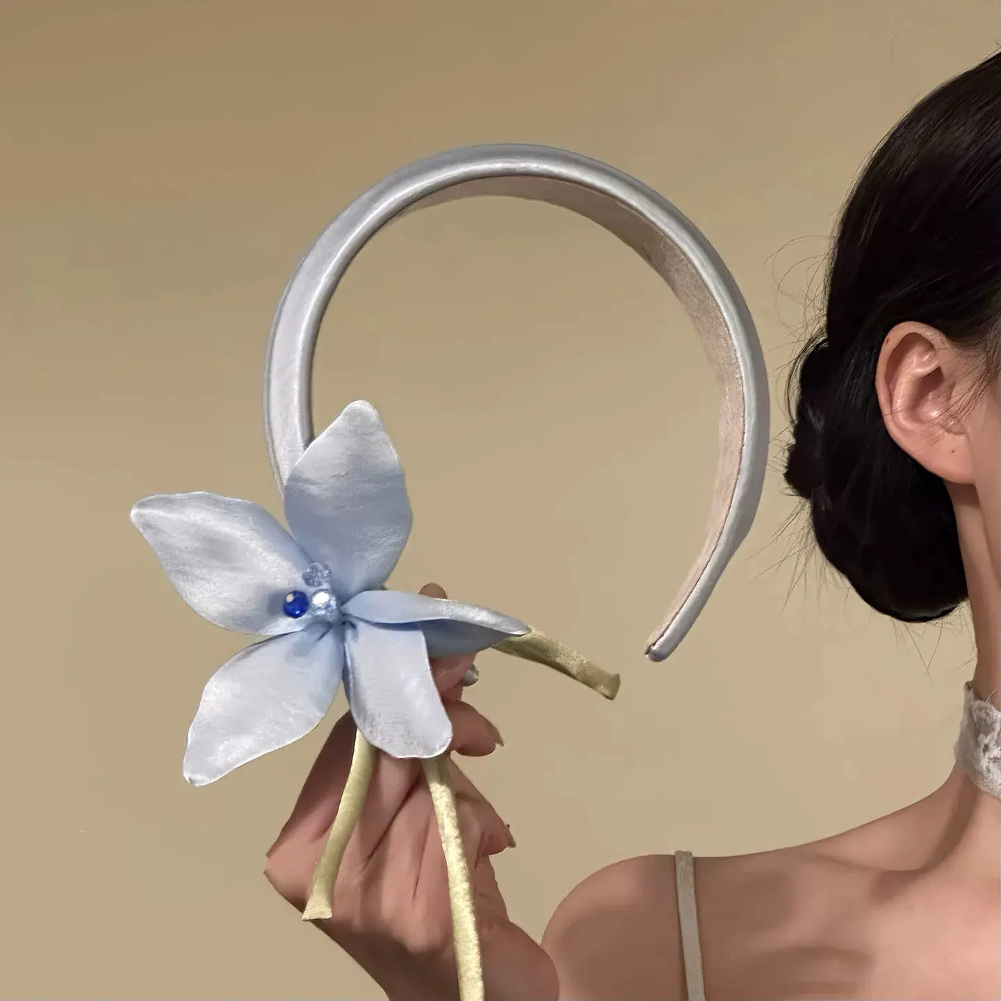 [Pre-Experiencing Romance] Blue Lily Flower Headband, Springtime Atmosphere Headband, Beautiful Hair Accessory