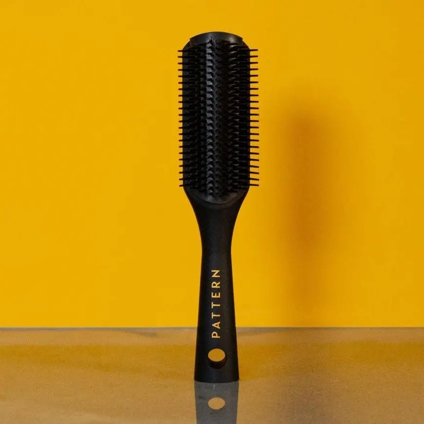 PATTERN Beauty Shower Brush | No-Breakage Wet Detangling & Definition for Curly & Coily Hair