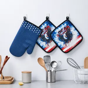 USA 250th Anniversary Oven Mitt & Pot Holder Set 3-Piece – Patriotic Heat Resistant Kitchen Set, Quilted Lining, Machine Washable, 4th of July BBQ Gift Insulation