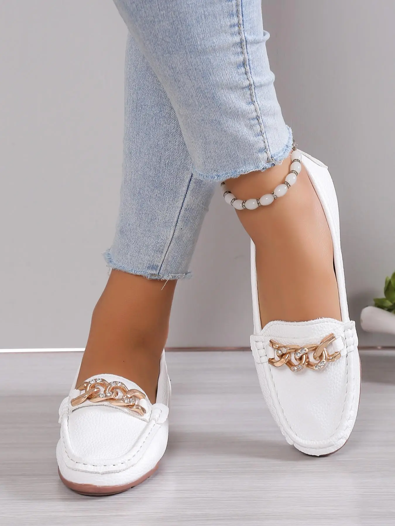 Women's Fashion Chain Decorated Slip on Flats, 1 Pair Casual Versatile Rhinestone Decorated Flat Shoes for Daily Wear, Lightweight Breathable Comforta