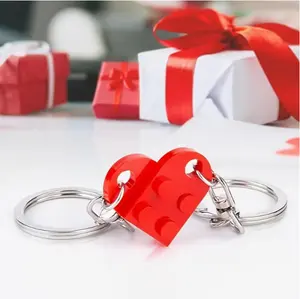Love Building Block Keychain Can Be Separated Couple Keychain Friendship Family Heart Shape Valentine's Day Gift Ladies Bag Pendant Car Keychain Suitable for men and women.