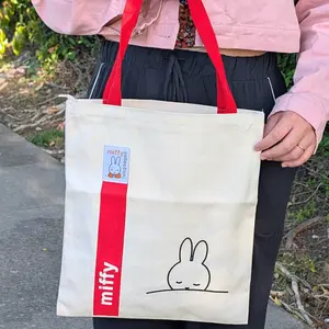 Miffyy Bunny Canvas Tote Bag with Zipper – Cute Large Capacity Reusable Shoulder Bag – Aesthetic Kawaii Rabbit Gift for Students, Shoppers, and Fans