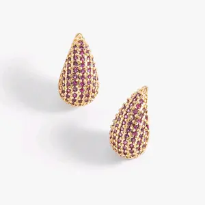 Nice & Bella Stud earrings with 4 layers 18k gold plated and pink synthetic stones.