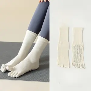 Solid color yoga socks professional anti-skid sports five-finger socks medium tube floor Pilates autumn and winter split-toe medium tube socks pilates reformer grip socks workout sets women