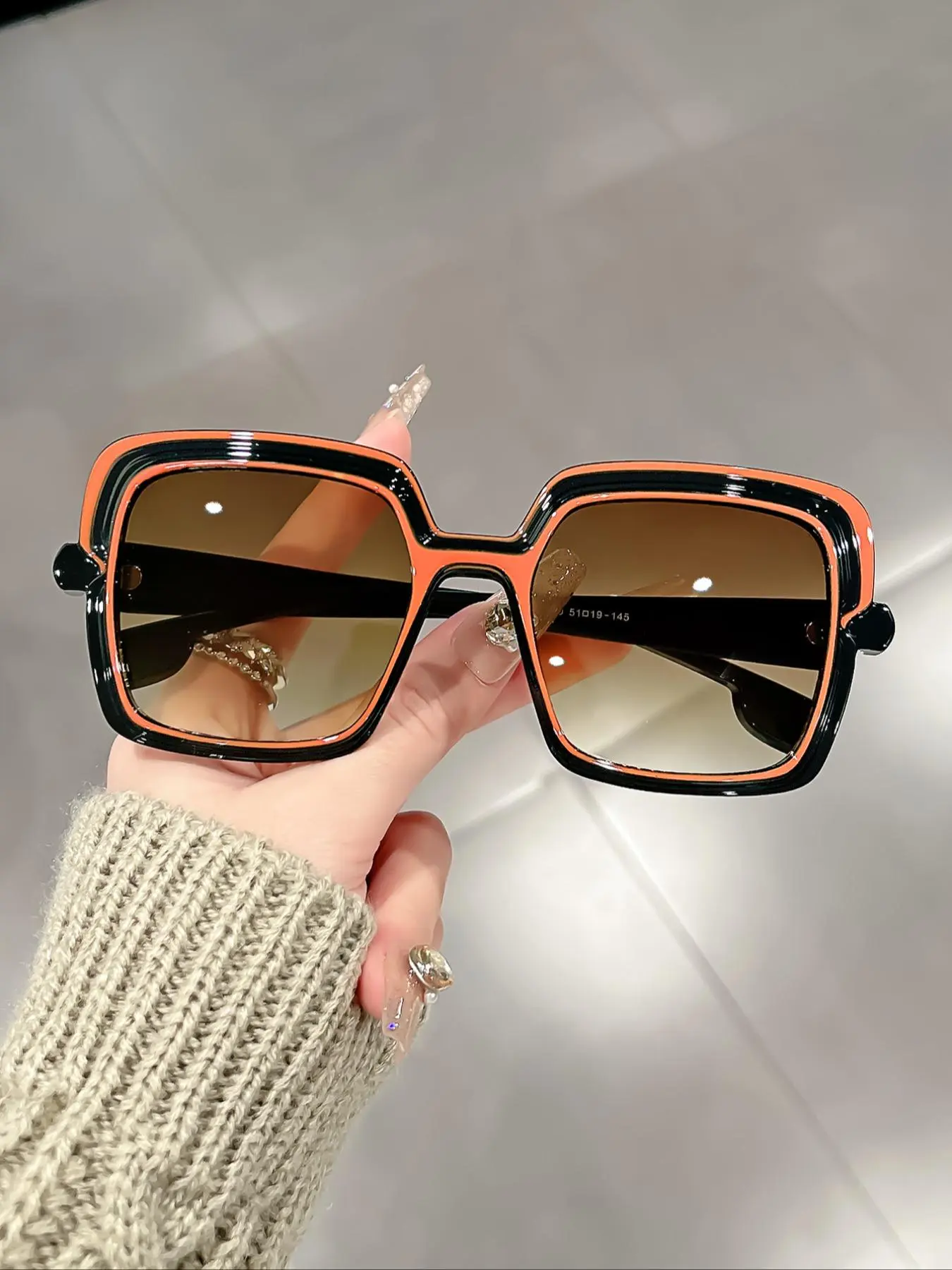Unisex Fashionable Oval Frame Glasses, Trendy Casual Heart-shaped Leg Decoration Glasses for Everyday Use, Fashion Accessories for Outdoor Activities, Casual Stylish Glasses, Fashionable Frames Sunglasses