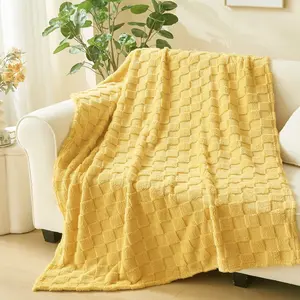 ROSEKIND Super Soft Throw Blanket 3D Checkered Design Lightweight Fuzzy Cozy for Sofa Chair Bed Ideal Gift for Lovers Women Men Friends Pets