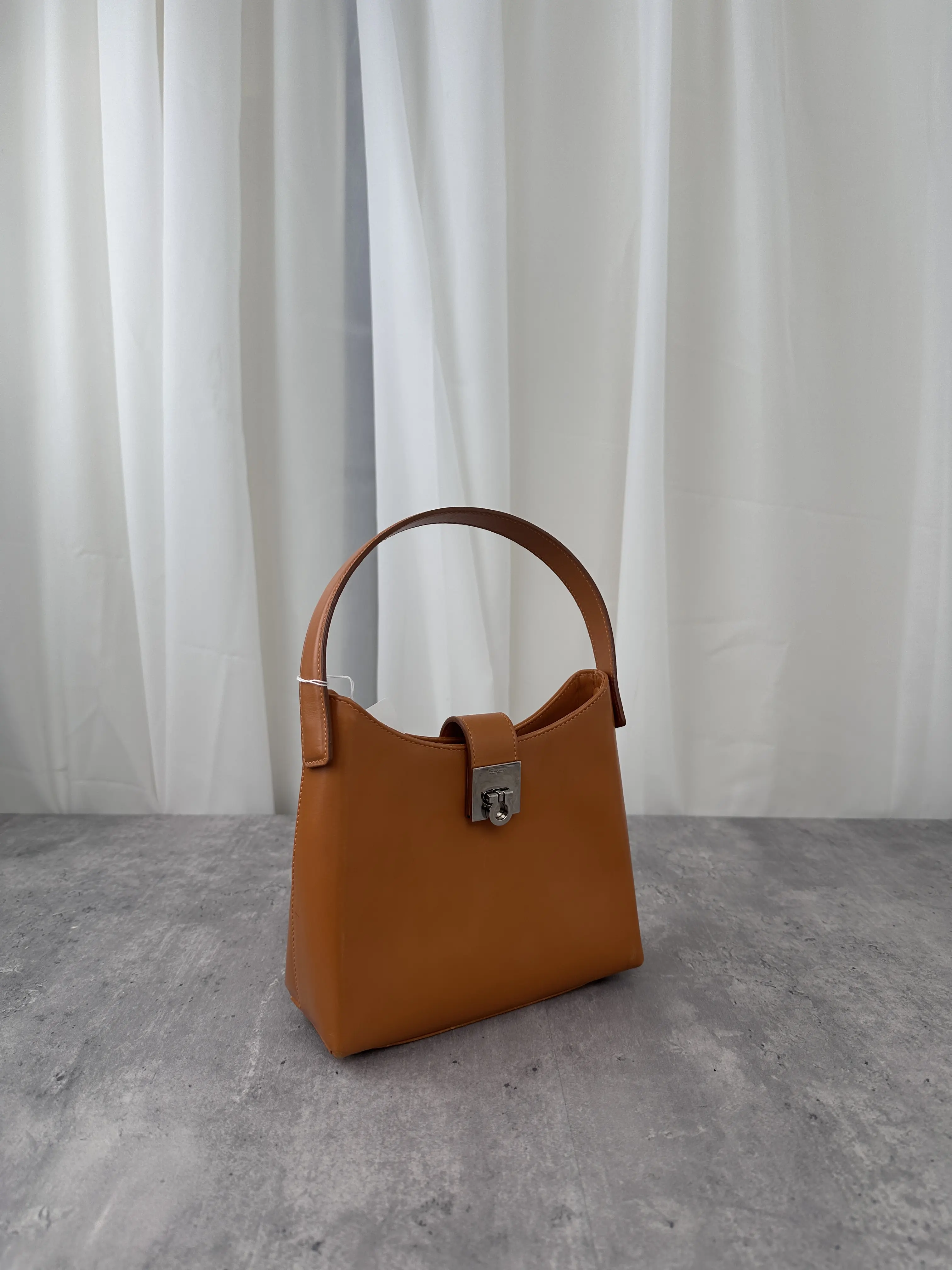 Pre-owned SALVATORE FERRAGAMO Leather Tote Bags Ferragamo Trifoglio Handbag, Cowhide MR20042026B117