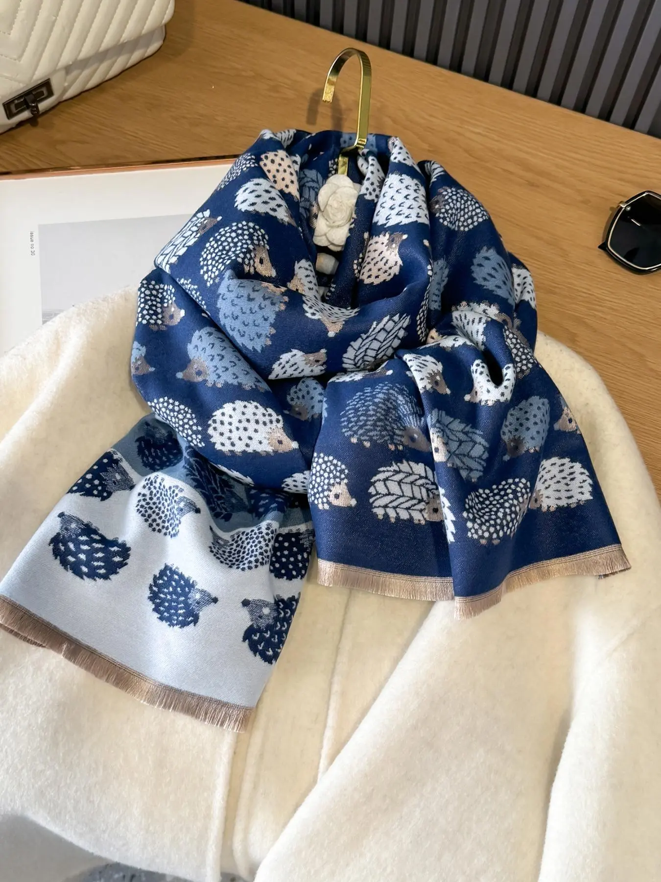 Fashionable Hedgehog Pattern Double Sided Thickened Scarf, Casual Soft Warm Shawl for Women, Fashion Accessories for Fall & Winter
