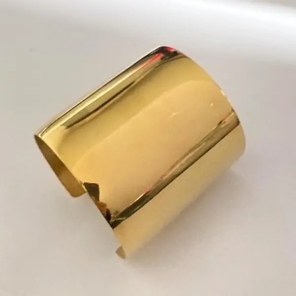 Cleapatra Cuff Bracelet in Stainless Steel - Elegant and Durable Fashion Accessory for Everyday Wear