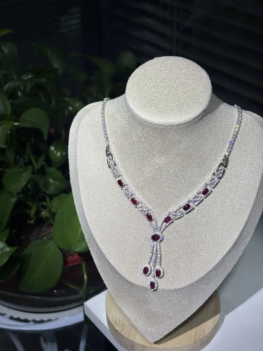 Astrid(12086)gc.Ruby Y-Drop Lariat Statement Necklace