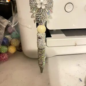 Live stream Sparkling Rhinestone Pen with Bow Design and Beaded Handle for Stylish Writing Featuring Elegant Rhinestone Accents