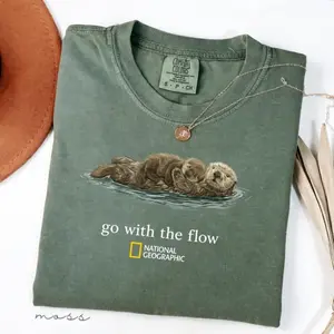 Comfort Colors National Geographic Otter Graphic T-Shirt, Go With The Flow Vintage 90s Y2k Style Top Womenswear Cotton