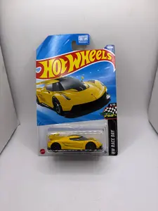 Hot Wheels 2020 Koenigsegg Jesko Diecast yellow