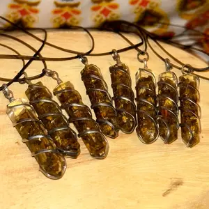 Tigers Eye Crystal Necklace - Fashion Accessory for Women